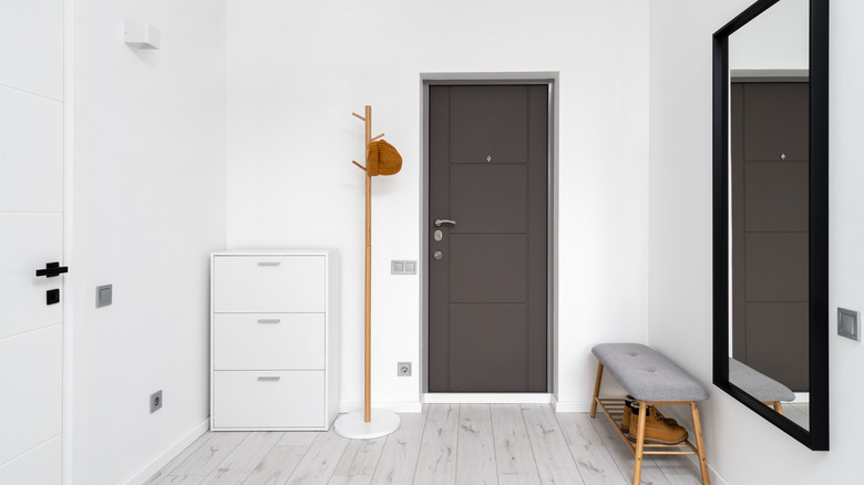 Minimalist entryway