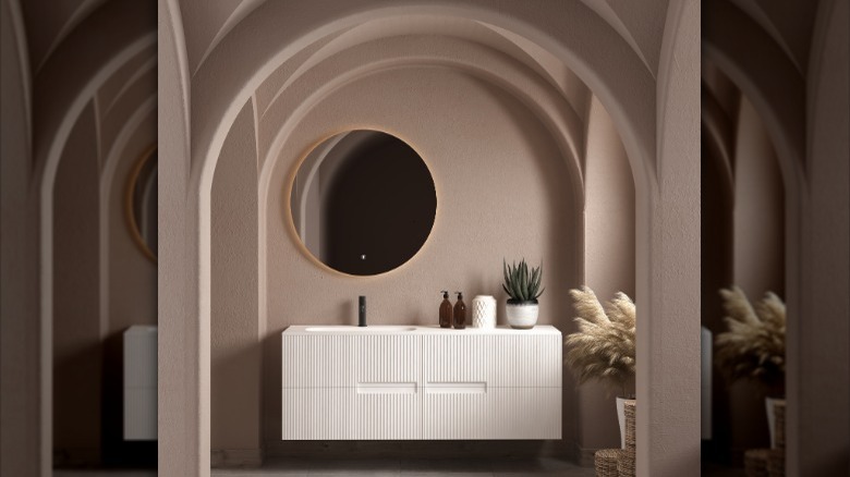 taupe bathroom walls with arches