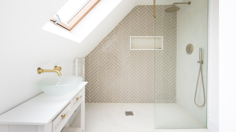 neutral tiled bathroom