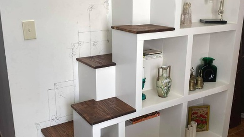 solid wood alternating step shelves