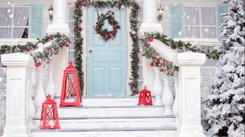 Home exterior holiday wreath