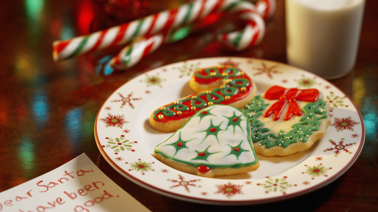 Christmas patterned plate