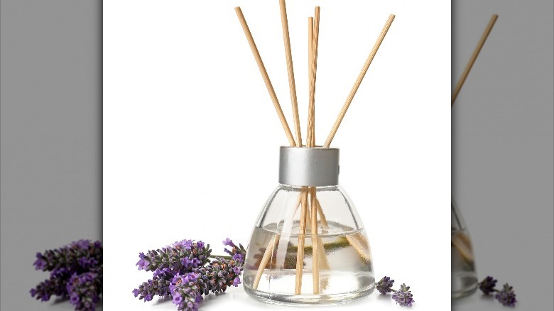 reed diffuser with lavender