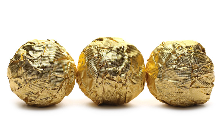 Golden aluminum foil balls