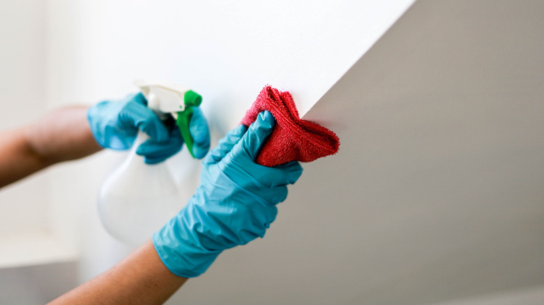 How to Clean Walls for a Room Refresh