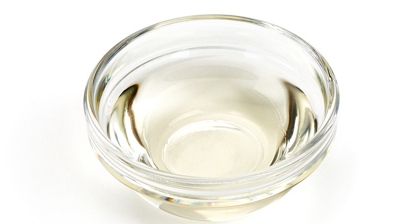 white vinegar in a glass bowl