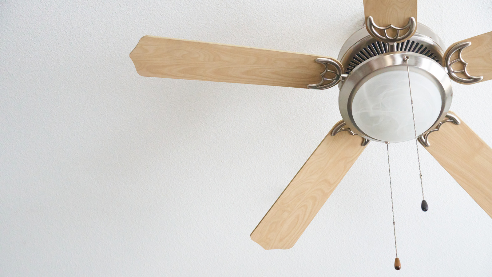 How To Reverse Direction On Hunter Ceiling Fans | Shelly Lighting