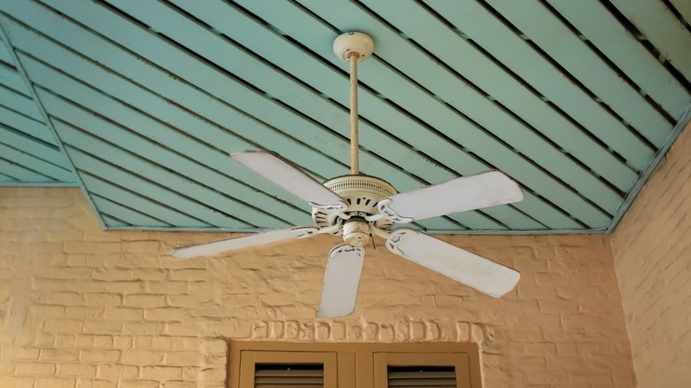 outdoor ceiling fan over patio