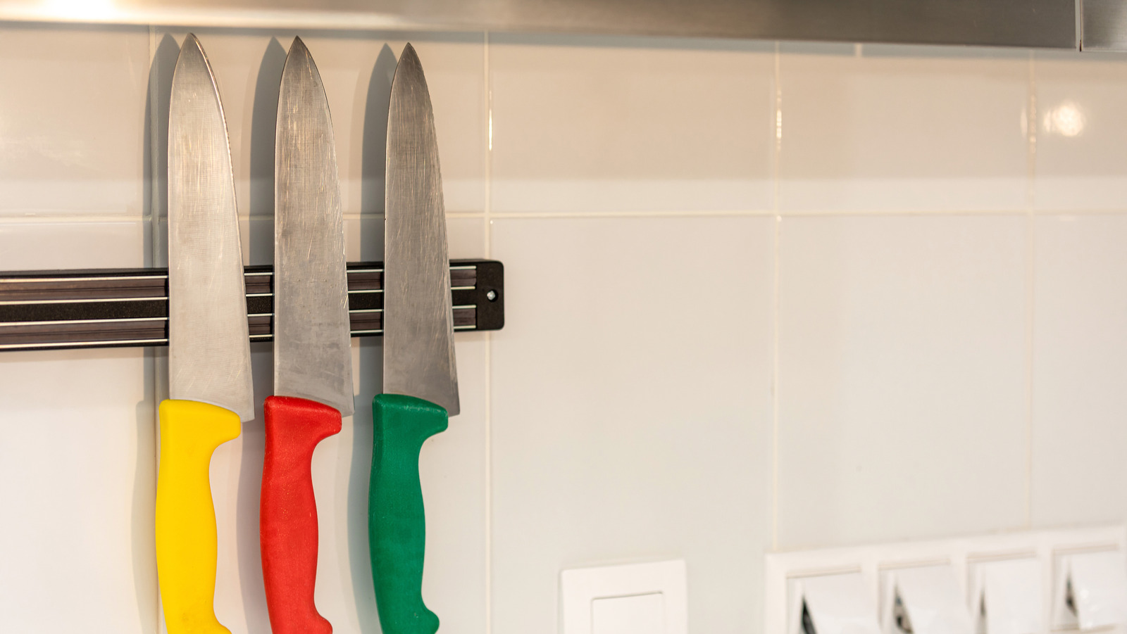 Why You Need a Magnetic Knife Holder in Your Kitchen