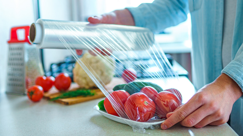 Ask the experts: Plastic wrap and food safety - Healthy Food Guide