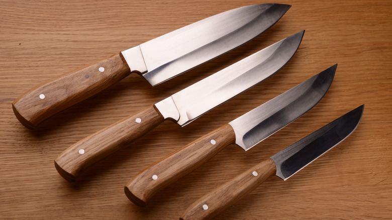 knives with wooden handles