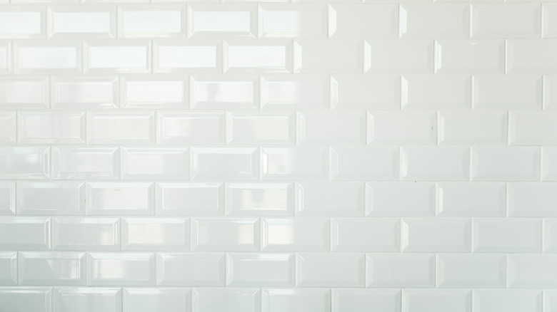 White glossy subway tiles