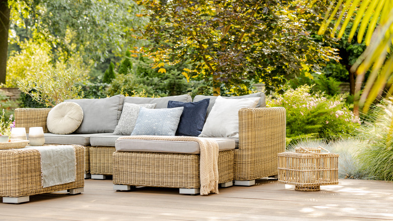 Why You Want To Use Vegetable Oil On Your Wicker Furniture