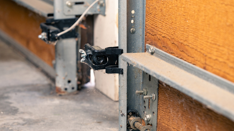 Garage door safety sensor