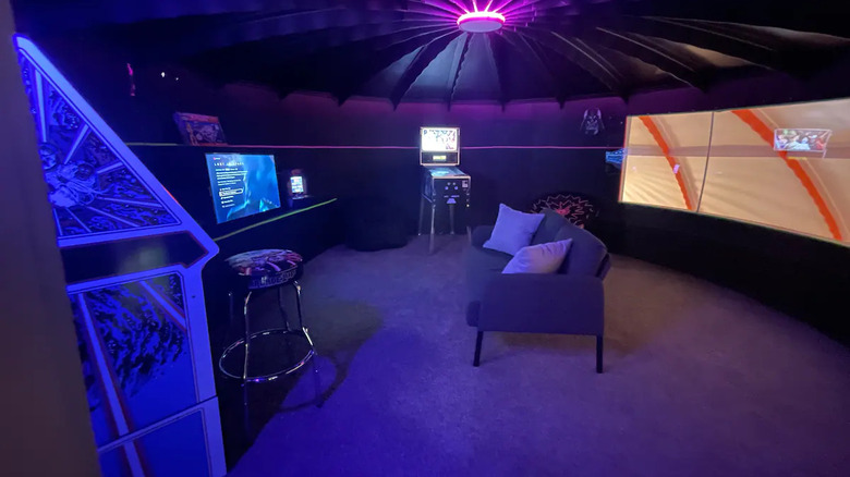 Purple light gaming den