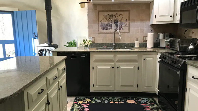 Kitchen in cave Airbnb