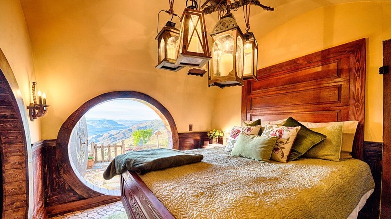 hobbit bedroom