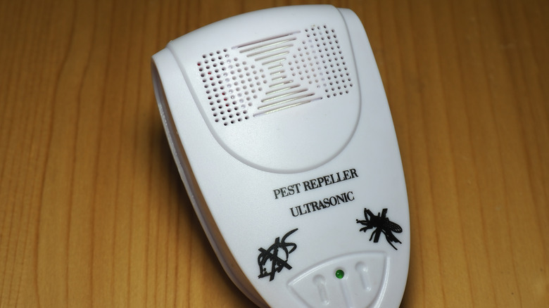 Ultrasonic pest repeller